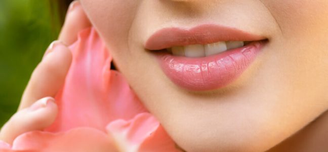 Kuivat ja rohtuneet huulet – miksi ja mikä avuksi?